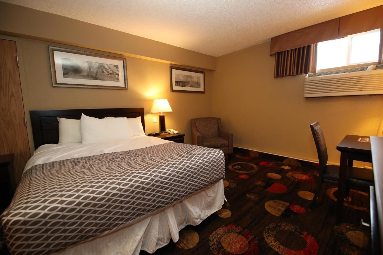 Stonebridge Hotel Fort Mcmurray Esterno foto