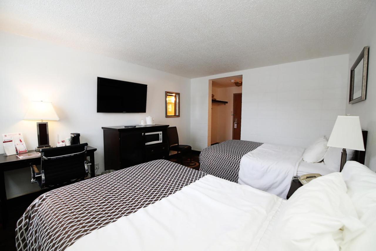 Stonebridge Hotel Fort Mcmurray Esterno foto