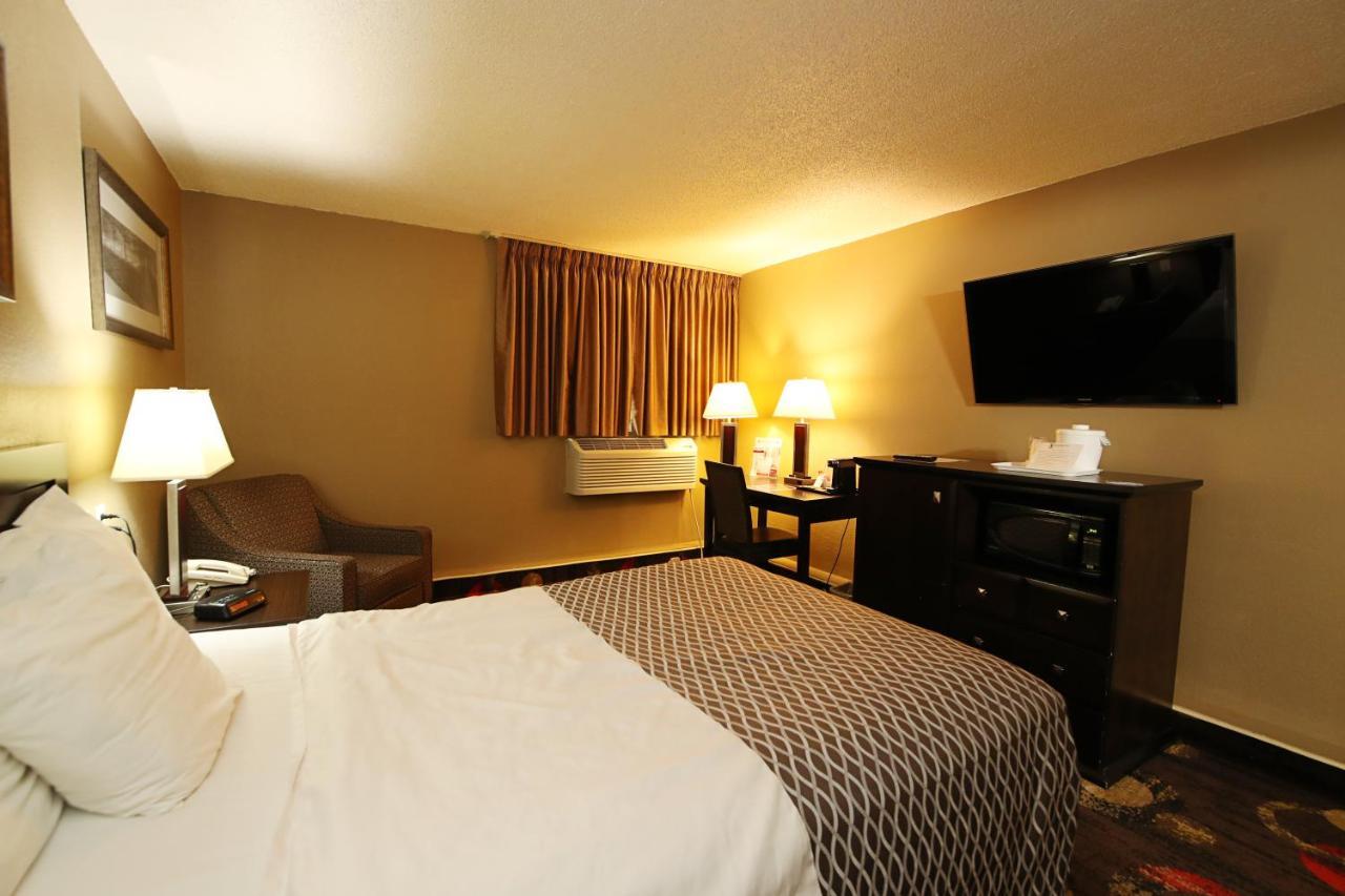 Stonebridge Hotel Fort Mcmurray Esterno foto