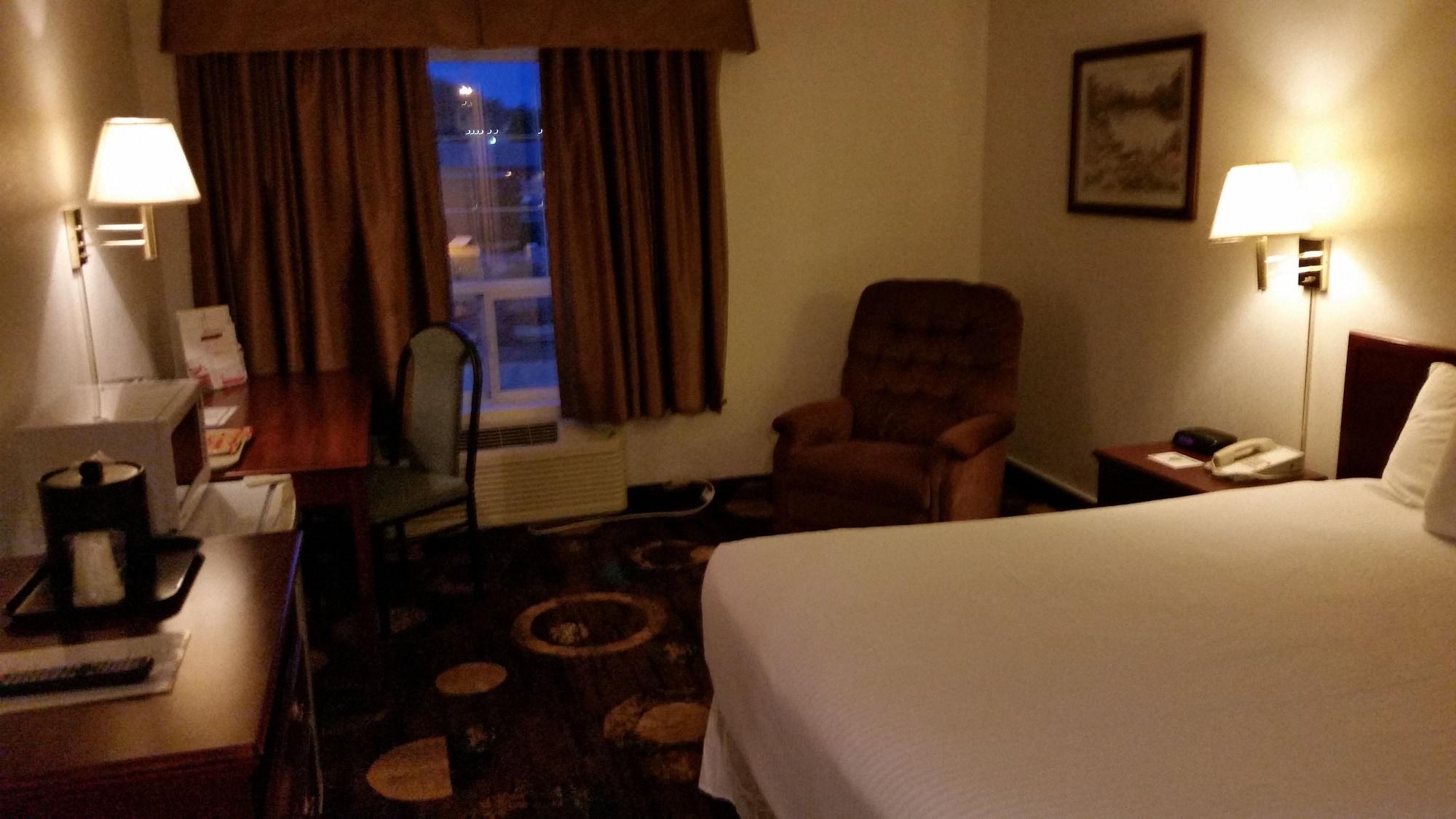 Stonebridge Hotel Fort Mcmurray Esterno foto