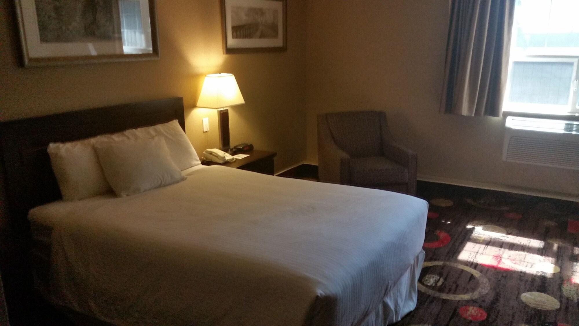 Stonebridge Hotel Fort Mcmurray Esterno foto