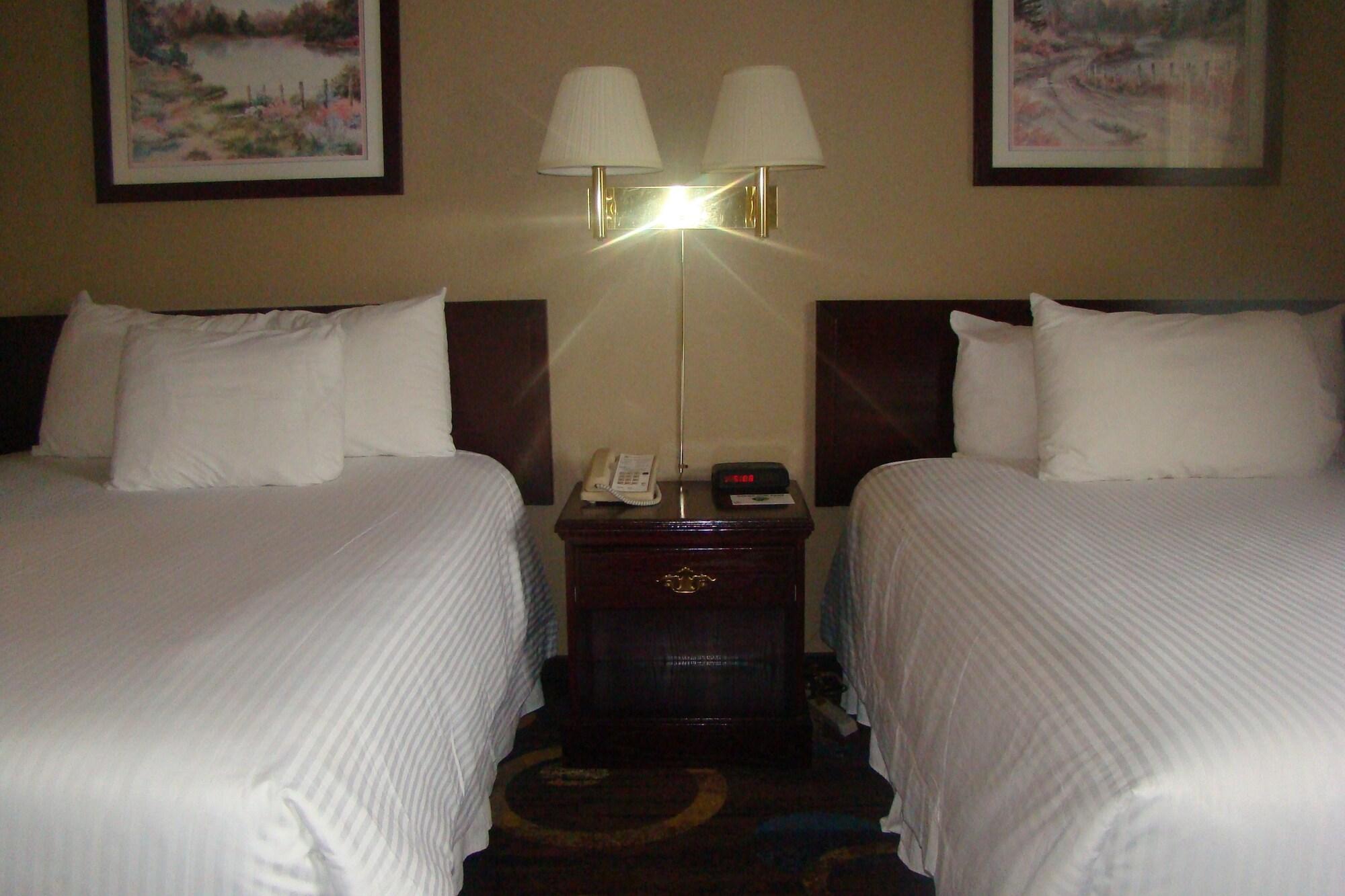 Stonebridge Hotel Fort Mcmurray Esterno foto