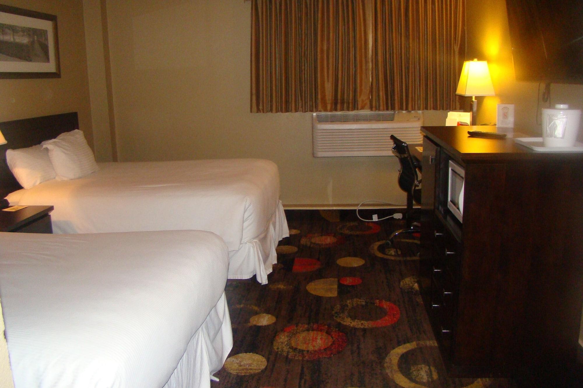 Stonebridge Hotel Fort Mcmurray Esterno foto