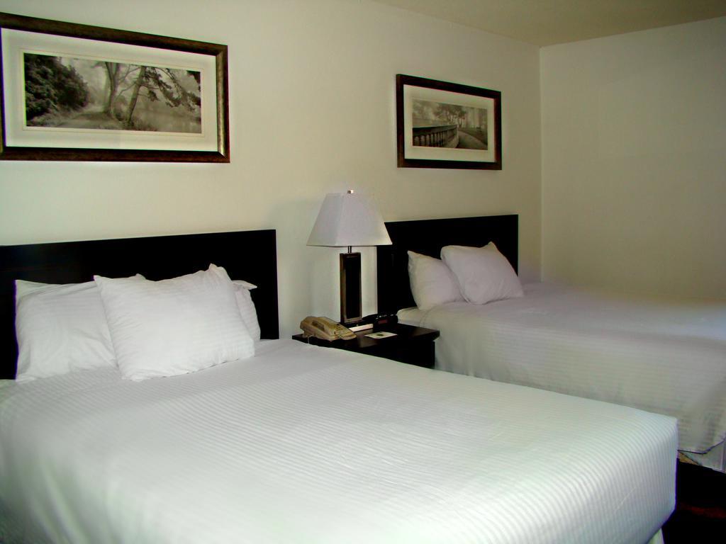 Stonebridge Hotel Fort Mcmurray Esterno foto