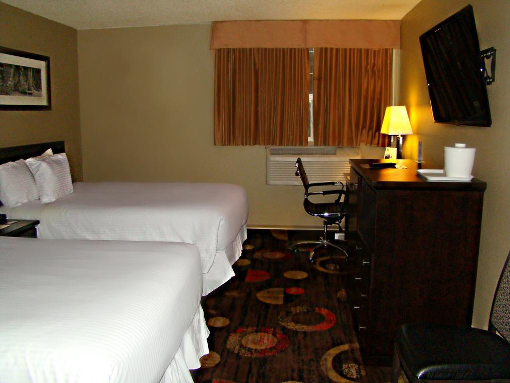 Stonebridge Hotel Fort Mcmurray Esterno foto