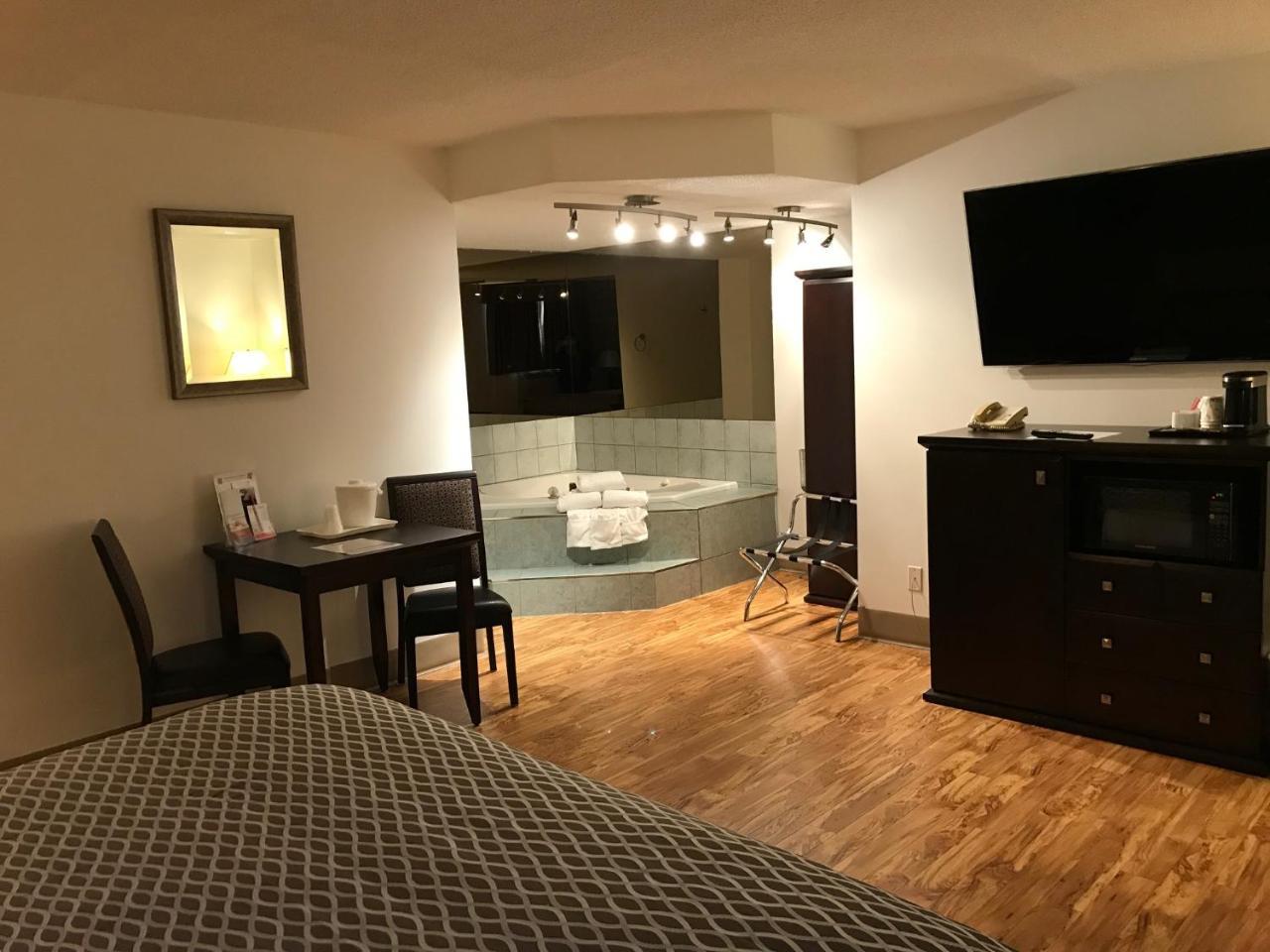 Stonebridge Hotel Fort Mcmurray Esterno foto
